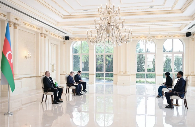 İlham Əliyev yeni səfiri qəbul etdi — FOTOLAR (YENİLƏNİB)