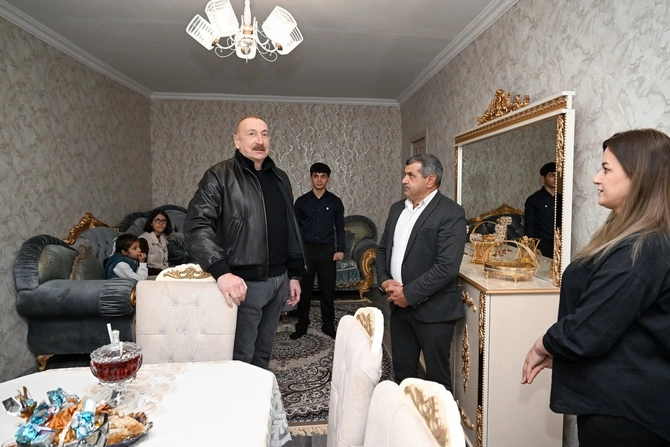 İlham Əliyev Ağdərə rayonunun Aşağı Oratağ kəndində görülmüş işlərlə tanış olub — FOTOLAR (YENİLƏNİB) İlham Əliyev Ağdərə rayonunun Aşağı Oratağ kəndində görülmüş işlərlə tanış olub — FOTOLAR (YENİLƏNİB)