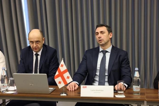 Rövşən Rüstəmov gürcüstanlı həmkarı ilə görüşdü — FOTOLAR Rövşən Rüstəmov gürcüstanlı həmkarı ilə görüşdü — FOTOLAR