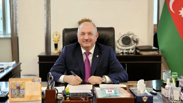 İcra başçısı keçmiş şirkət rəhbərini özünə sürücü təyin etdi — FOTO