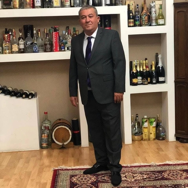 Həbsdə olan icra başçısının məhkəməyə verdiyi iş adamı vəfat etdi — FOTOLAR