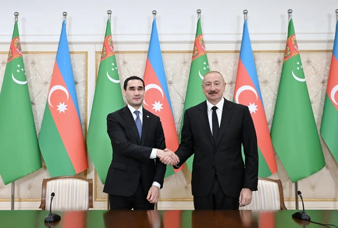 Azərbaycan və Türkmənistan prezidentləri mətbuata bəyanatlarla çıxış ediblər — FOTOLAR (YENİLƏNİB) Azərbaycan və Türkmənistan prezidentləri mətbuata bəyanatlarla çıxış ediblər — FOTOLAR (YENİLƏNİB)
