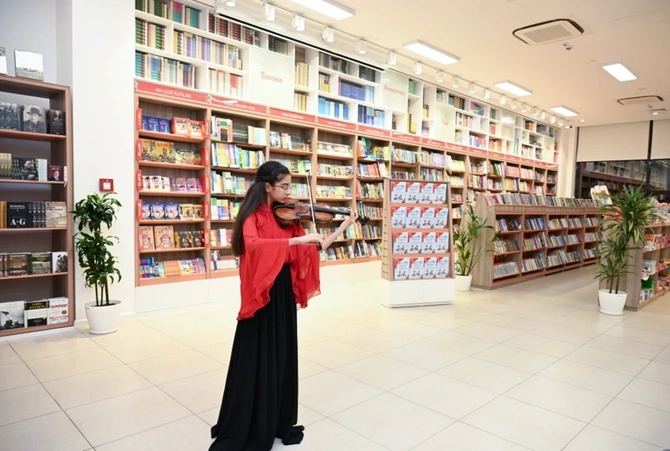 Azərbaycan dilini öyrənirik kitabının təqdimat mərasimi olub — FOTOLAR Azərbaycan dilini öyrənirik kitabının təqdimat mərasimi olub — FOTOLAR