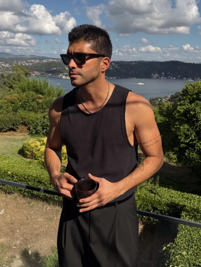 Kızılcık Şerbetinin Fatihi tanınmaz hala düşdü — FOTOLAR Kızılcık Şerbetinin Fatihi tanınmaz hala düşdü — FOTOLAR