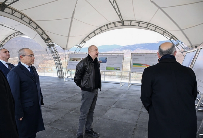 İlham Əliyev Ağdərənin Canyataq kəndində Dəmirli Filiz Emalı Kompleksinin fəaliyyəti ilə tanış olub — FOTOLAR (YENİLƏNİB)