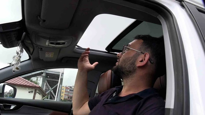 0 km aldığı Çin maşını başına oyun açdı — FOTOLAR