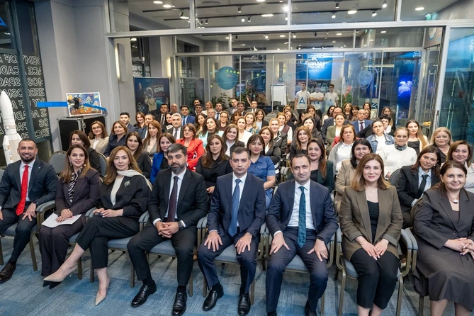 Azərbaycan məktəbliləri kosmosa poçt kartı göndərəcəklər — Müsabiqə başlayır