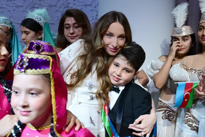 Leyla Əliyeva və Alyona Əliyeva Müstəqillik Gününə həsr olunmuş konserti izləyiblər — FOTOLAR