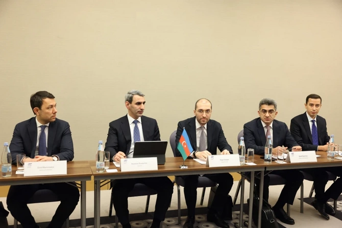 Rövşən Rüstəmov gürcüstanlı həmkarı ilə görüşdü — FOTOLAR Rövşən Rüstəmov gürcüstanlı həmkarı ilə görüşdü — FOTOLAR