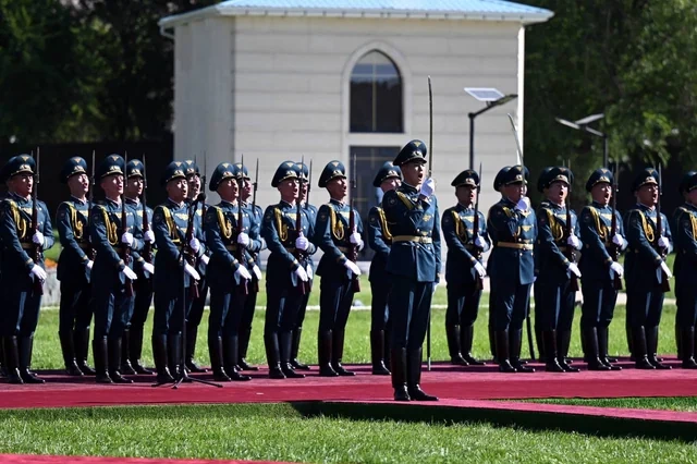 Prezidentin rəsmi qarşılanma mərasimi oldu — FOTOLAR
