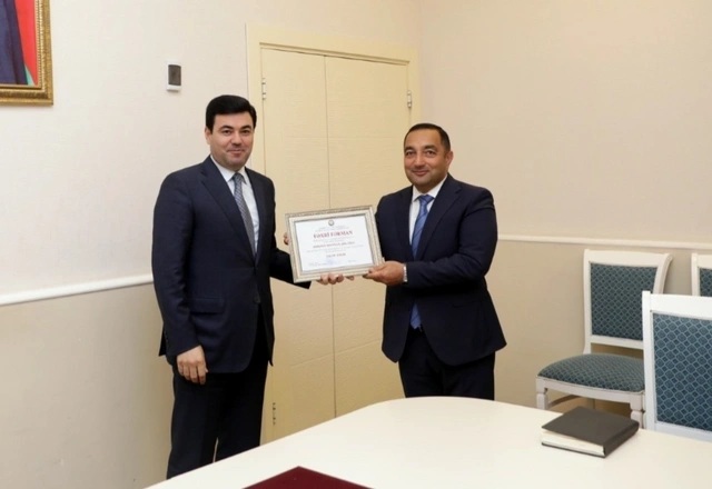İcra başçısı təltif etdiyi müavinini işdən çıxardı — FOTO