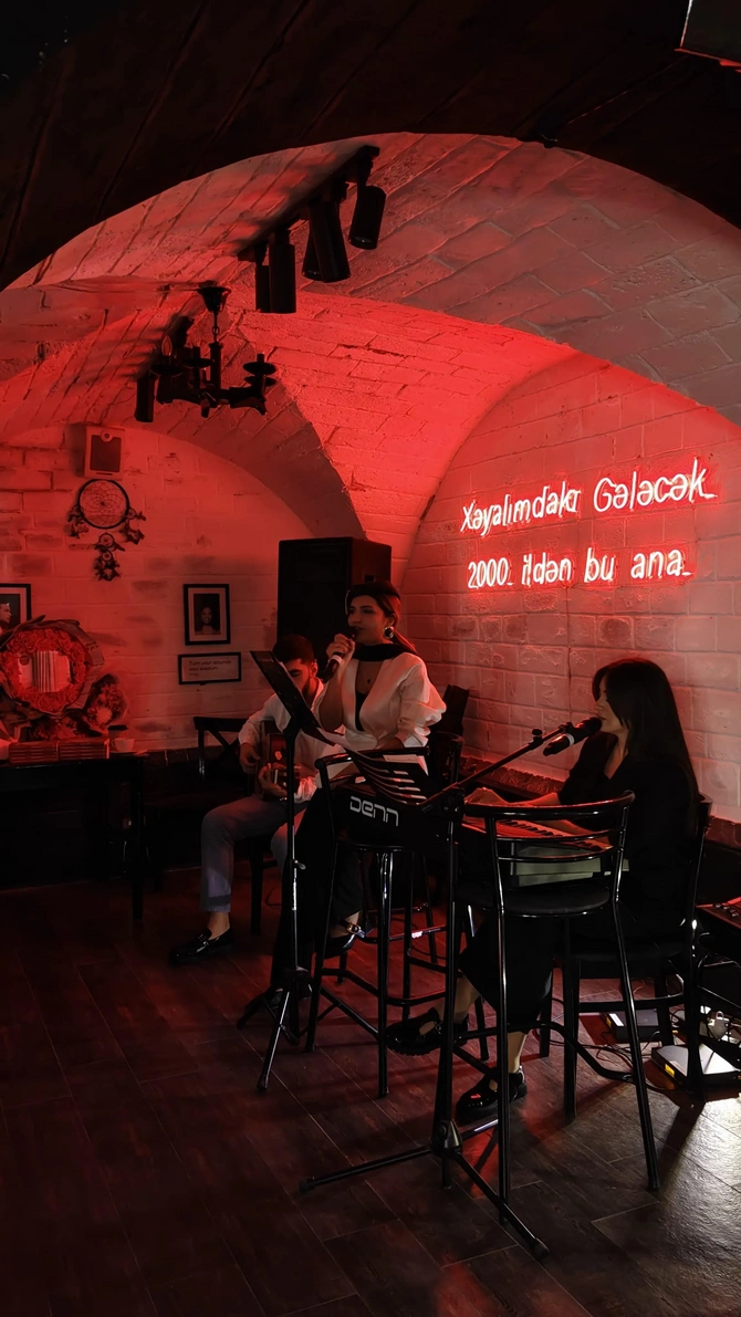 Fidan Əliheydərin yeni kitabı “Dəyişmə!” təqdim olundu — FOTOLAR