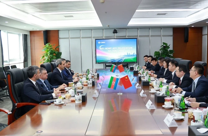 ADY Çin şirkətlərindən yeni sərnişin qatarları və vaqonları almağı planlaşdırır — FOTOLAR