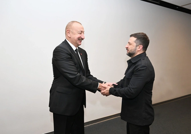 İlham Əliyevin Ukrayna Prezidenti ilə görüşü olub — FOTOLAR