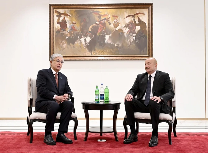 İlham Əliyevin Qazaxıstan Prezidenti ilə görüşü keçirildi — FOTOLAR (YENİLƏNİB)