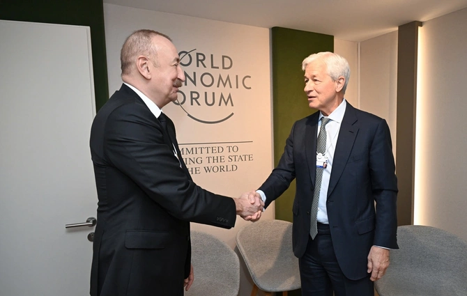 İlham Əliyev Davosda J.P. Morgan şirkətinin sədri və baş icraçı direktoru ilə görüşüb — FOTOLAR İlham Əliyev Davosda J.P. Morgan şirkətinin sədri və baş icraçı direktoru ilə görüşüb — FOTOLAR