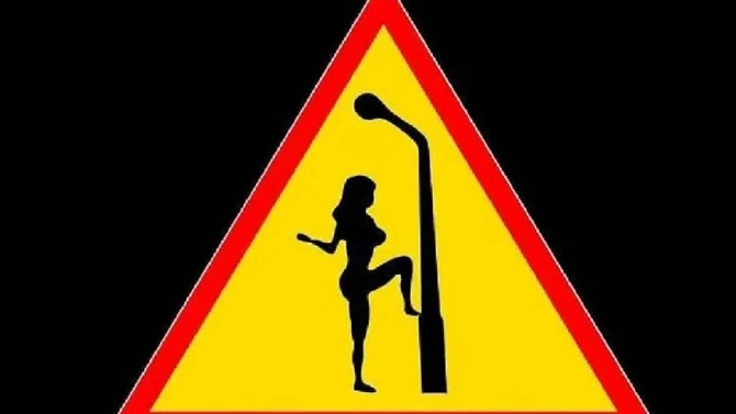Qəribə yol nişanları: Sürücülərin çoxu bilmir — FOTOLAR Qəribə yol nişanları: Sürücülərin çoxu bilmir — FOTOLAR
