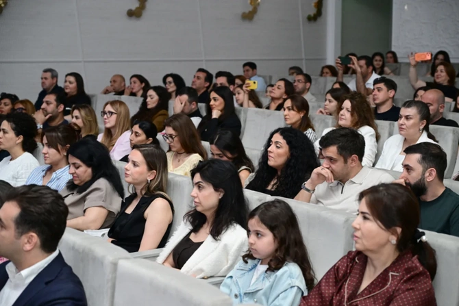 Leyla Əliyeva və Alyona Əliyeva Müstəqillik Gününə həsr olunmuş konserti izləyiblər — FOTOLAR