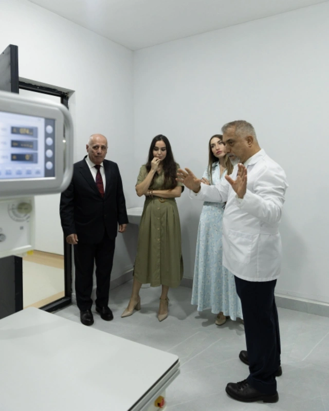 Leyla və Alyona Əliyevalar Lənkəran Dövlət Universitetinin nəzdində yaradılmış Baytarlıq Klinikası ilə tanış olublar — FOTOLAR Leyla və Alyona Əliyevalar Lənkəran Dövlət Universitetinin nəzdində yaradılmış Baytarlıq Klinikası ilə tanış olublar — FOTOLAR