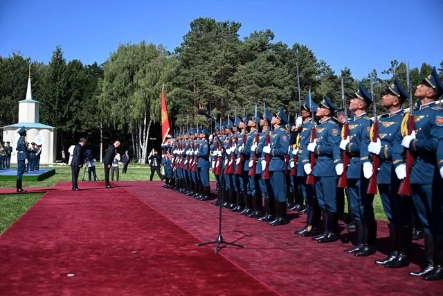 Prezidentin rəsmi qarşılanma mərasimi oldu — FOTOLAR