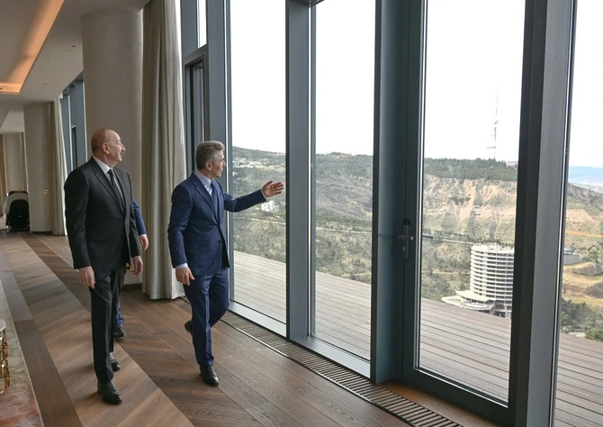 Tbilisidə Azərbaycan Prezidentinin şərəfinə lanç verilib — FOTOLAR