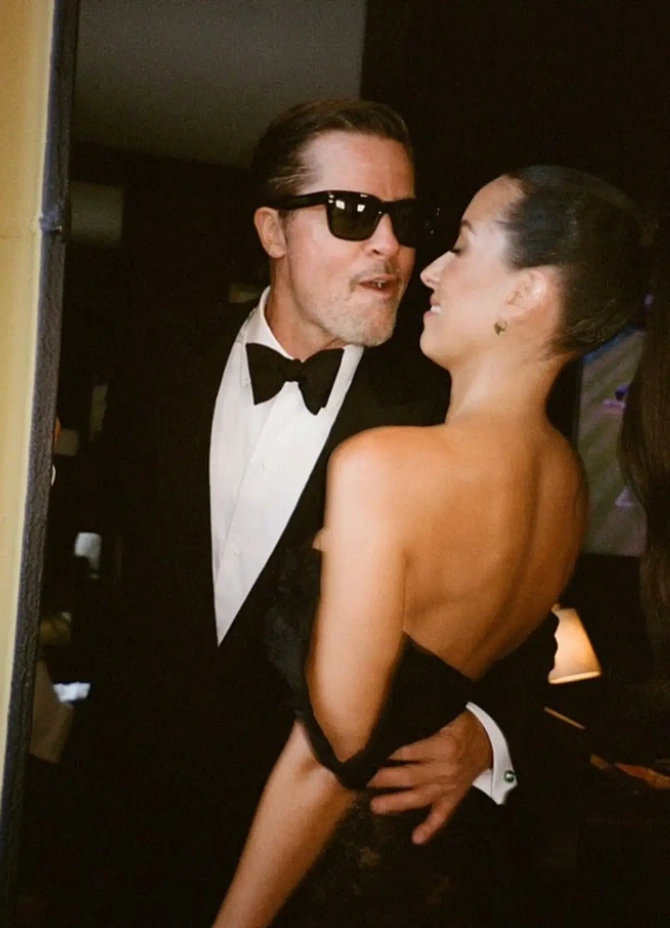 Bred Pitt və sevgilisi ilk dəfə görüntülərini Instagramda paylaşdılar — FOTOLAR