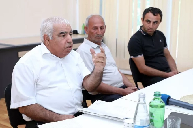 Azəriqaz”ın baş direktoru Qobustanda vətəndaş qəbulu keçirib — FOTOLAR