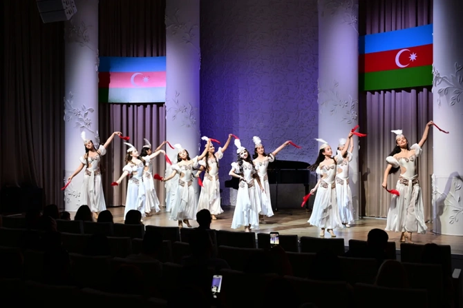 Leyla Əliyeva və Alyona Əliyeva Müstəqillik Gününə həsr olunmuş konserti izləyiblər — FOTOLAR