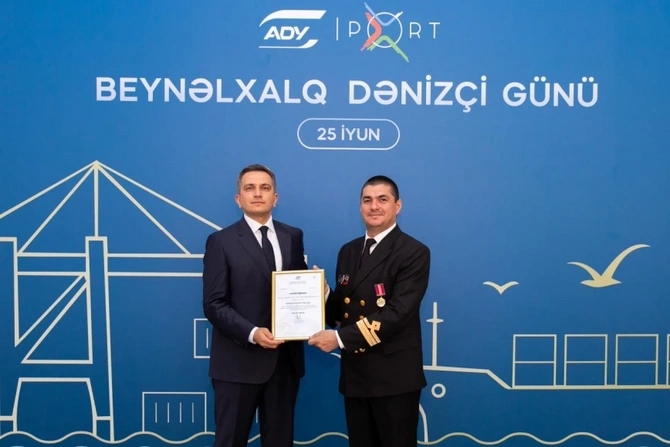 Bakı Dəniz Vağzalında dənizçilərin peşə bayramı münasibətilə tədbir keçirildi — FOTOLAR Bakı Dəniz Vağzalında dənizçilərin peşə bayramı münasibətilə tədbir keçirildi — FOTOLAR