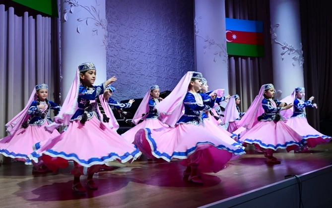 Leyla Əliyeva və Alyona Əliyeva Müstəqillik Gününə həsr olunmuş konserti izləyiblər — FOTOLAR