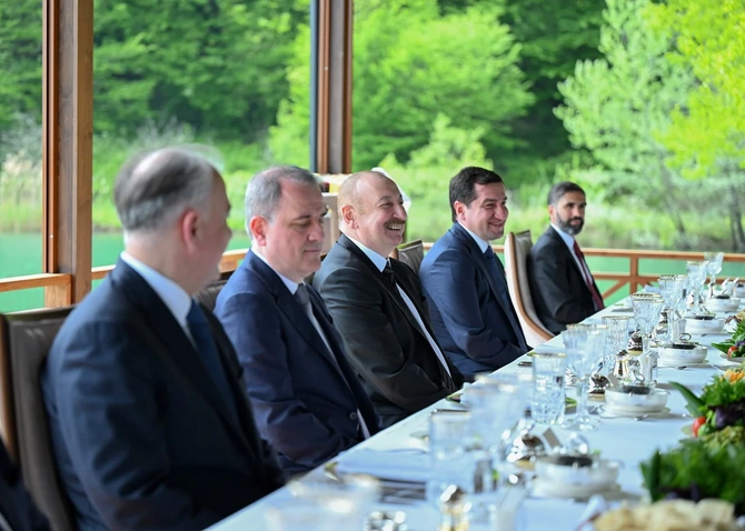 Qəbələdə rəsmi lanç verildi — FOTOLAR Qəbələdə rəsmi lanç verildi — FOTOLAR
