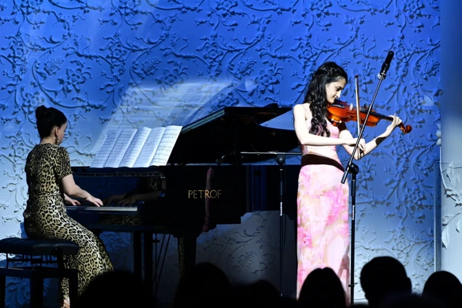 Leyla Əliyeva və Alyona Əliyeva Müstəqillik Gününə həsr olunmuş konserti izləyiblər — FOTOLAR