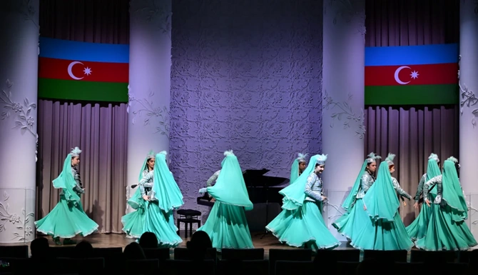 Leyla Əliyeva və Alyona Əliyeva Müstəqillik Gününə həsr olunmuş konserti izləyiblər — FOTOLAR