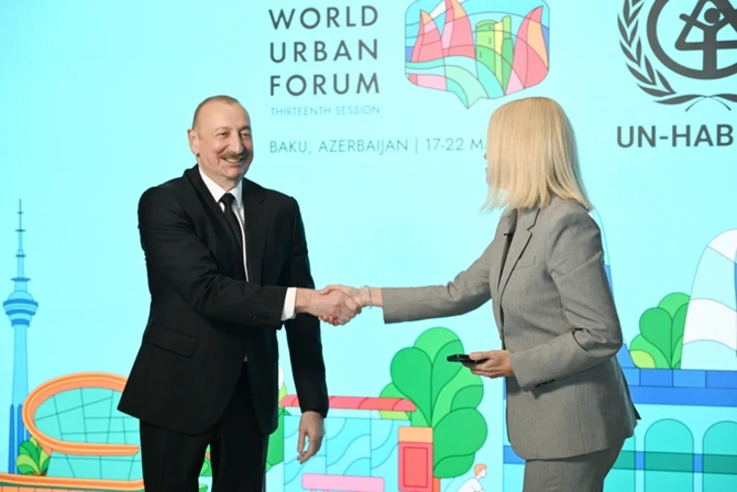 Prezident İlham Əliyev Euronews televiziyasına müsahibə verib — FOTOLAR