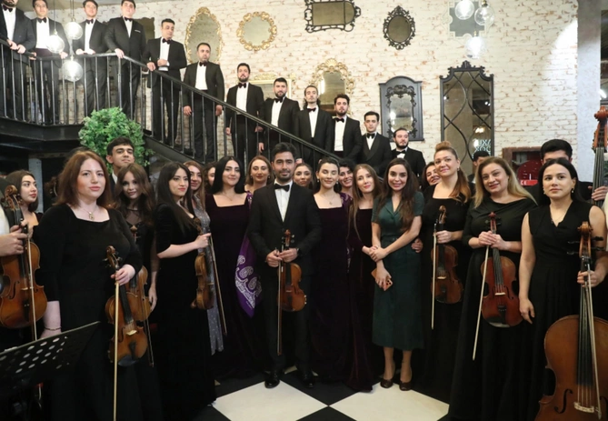 Bakı Kitab Mərkəzində Zəfər sevinci adlı musiqili-ədəbi gecə keçirilib — FOTOLAR Bakı Kitab Mərkəzində Zəfər sevinci adlı musiqili-ədəbi gecə keçirilib — FOTOLAR
