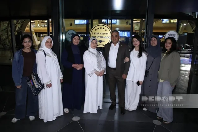 Azərbaycanlı zəvvarların ilk qrupu həcc ziyarətinə yola düşüb — FOTOLAR