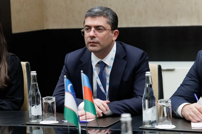 Əhməd İsmayılov Azərbaycanda səfərdə olan Özbəkistan nümayəndə heyəti ilə görüşüb — FOTOLAR