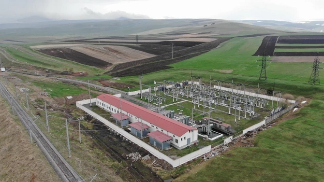 Bakı–Tbilisi–Qars dəmir yolu xəttinin modernləşdirilmədən sonra istifadəyə verilməsi tədbiri keçiriləcək — FOTOLAR Bakı–Tbilisi–Qars dəmir yolu xəttinin modernləşdirilmədən sonra istifadəyə verilməsi tədbiri keçiriləcək — FOTOLAR
