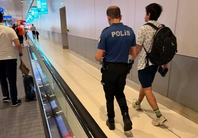 Məşhur türk komediyaçı saxlanıldı Məşhur türk komediyaçı saxlanıldı