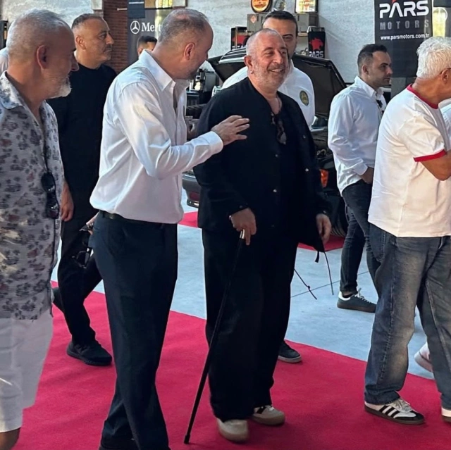 Cem Yılmazın son halı — FOTO