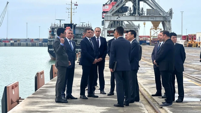 Bakı Limanı ilə Çinin Quandun əyalətinin limanları arasında əməkdaşlıq imkanları müzakirə edilib — FOTOLAR