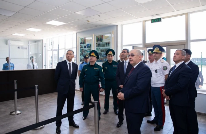Dövlət qurumlarının nümayəndələri Bakı Limanında görülmüş işlərlə tanış oldu — FOTOLAR