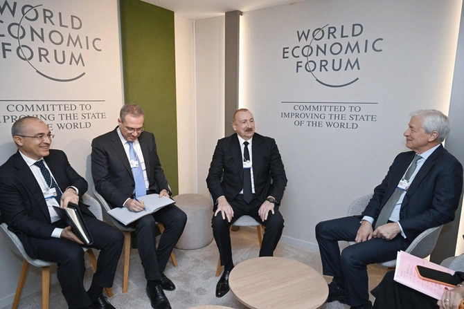 İlham Əliyev Davosda J.P. Morgan şirkətinin sədri və baş icraçı direktoru ilə görüşüb — FOTOLAR İlham Əliyev Davosda J.P. Morgan şirkətinin sədri və baş icraçı direktoru ilə görüşüb — FOTOLAR