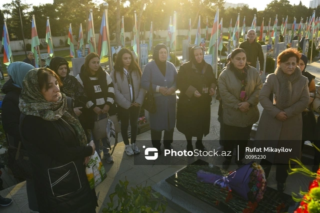 Azərbaycan xalqı şəhidlərini anır — FOTOLAR
