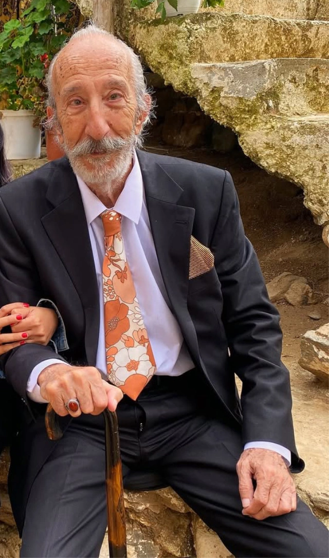 “Üvey Baba”nın Halili son halı ilə təəccübləndirdi — FOTOLAR