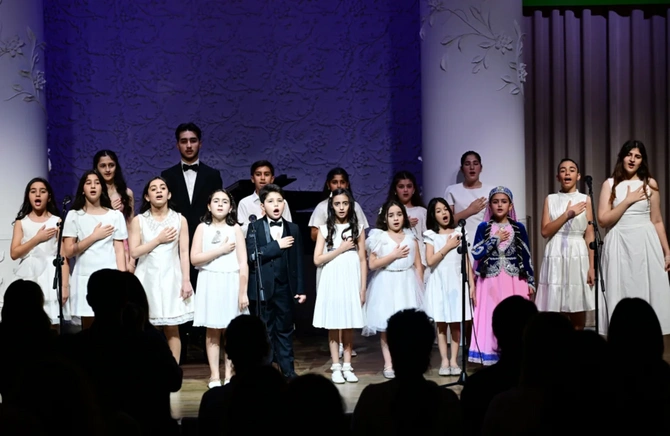 Leyla Əliyeva və Alyona Əliyeva Müstəqillik Gününə həsr olunmuş konserti izləyiblər — FOTOLAR