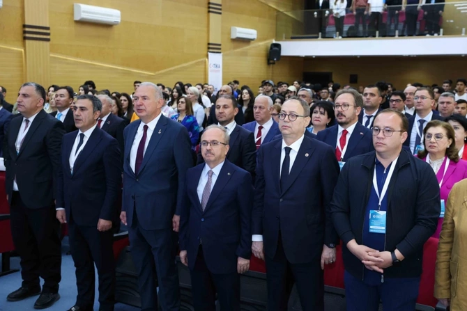 5 min tələbənin hər mövzuda yanında olmağa çalışırıq — Türkiyə səfiri (FOTOLAR)