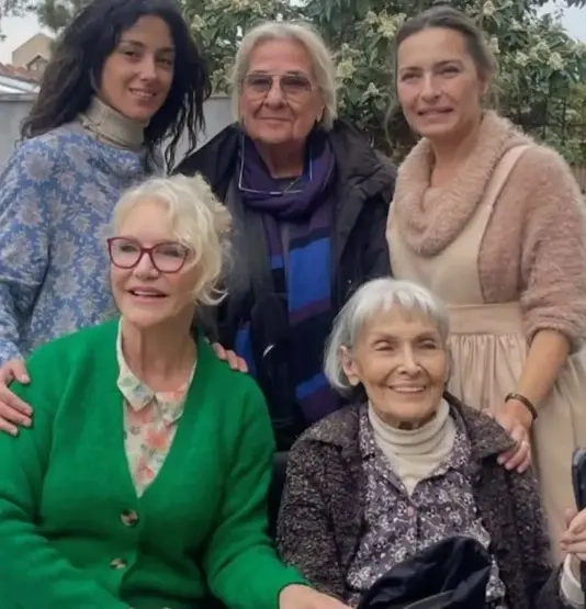 “Gol Kralı”nın ulduzu Suna Yıldızoğlunun son halı təəccübləndirdi — FOTOLAR