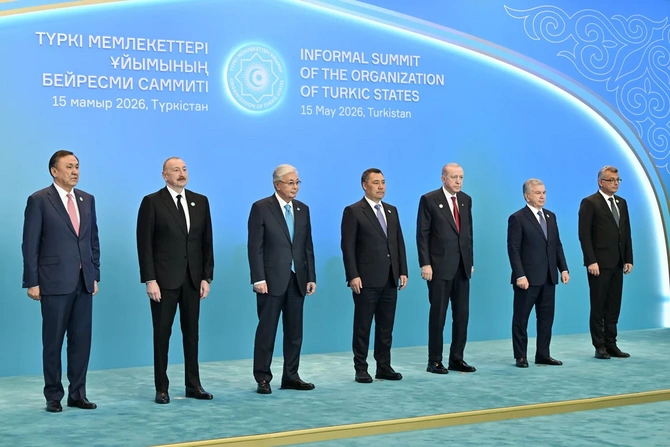Prezident İlham Əliyev Türküstanda TDT-nin qeyri-rəsmi Zirvə görüşündə çıxış edib — FOTOLAR (YENİLƏNİB)