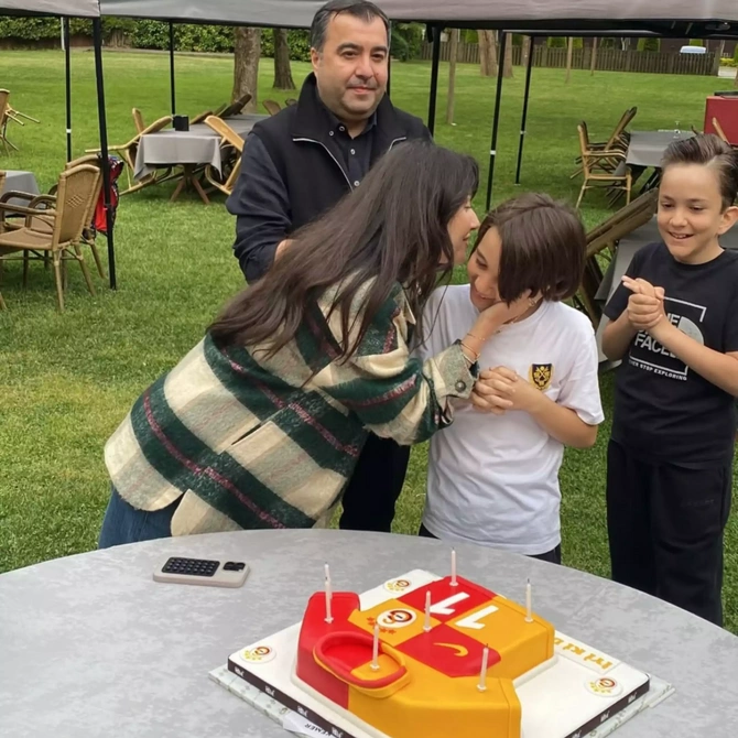 Safura oğlunun ad günündən paylaşım etdi — FOTOLAR Safura oğlunun ad günündən paylaşım etdi — FOTOLAR